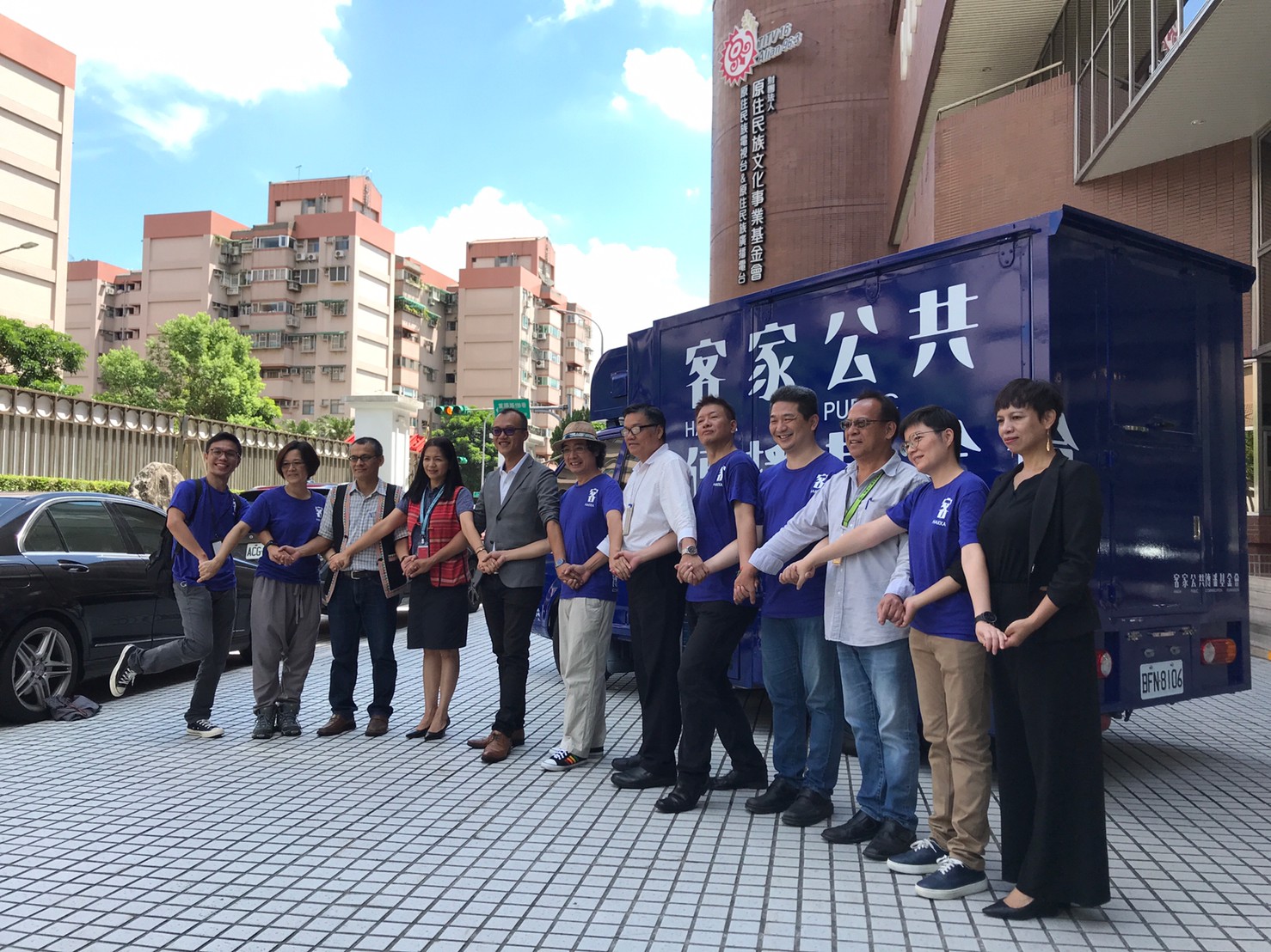 Read more about the article 講客進鄉行動車首亮相  客傳會原文會 姊妹有原來做客