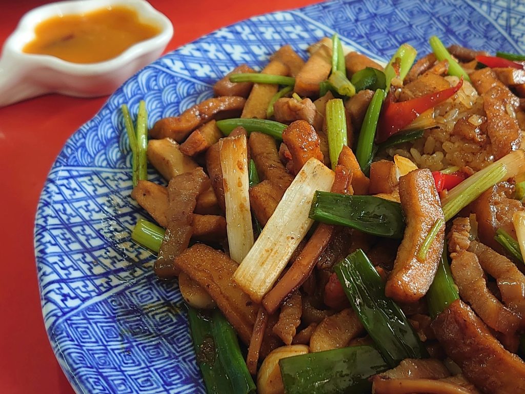 Read more about the article 冠軍客家小炒口味超經典　「阿戊嫂的店」秘訣大公開！